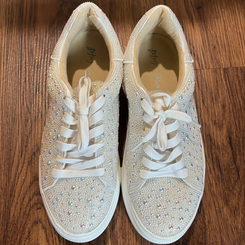 Betsey Johnson SIDNY Pearl Beaded Platform Lace up Sneaker. Bling ! Comfortable - Picture 2 of 8